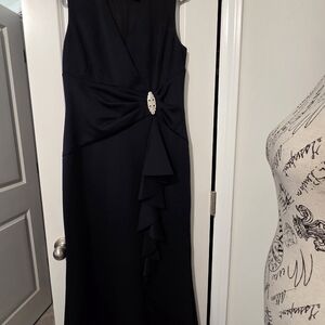 Jessica Howard Navy Long Sleeveless Evening Gown with Brooch Detail